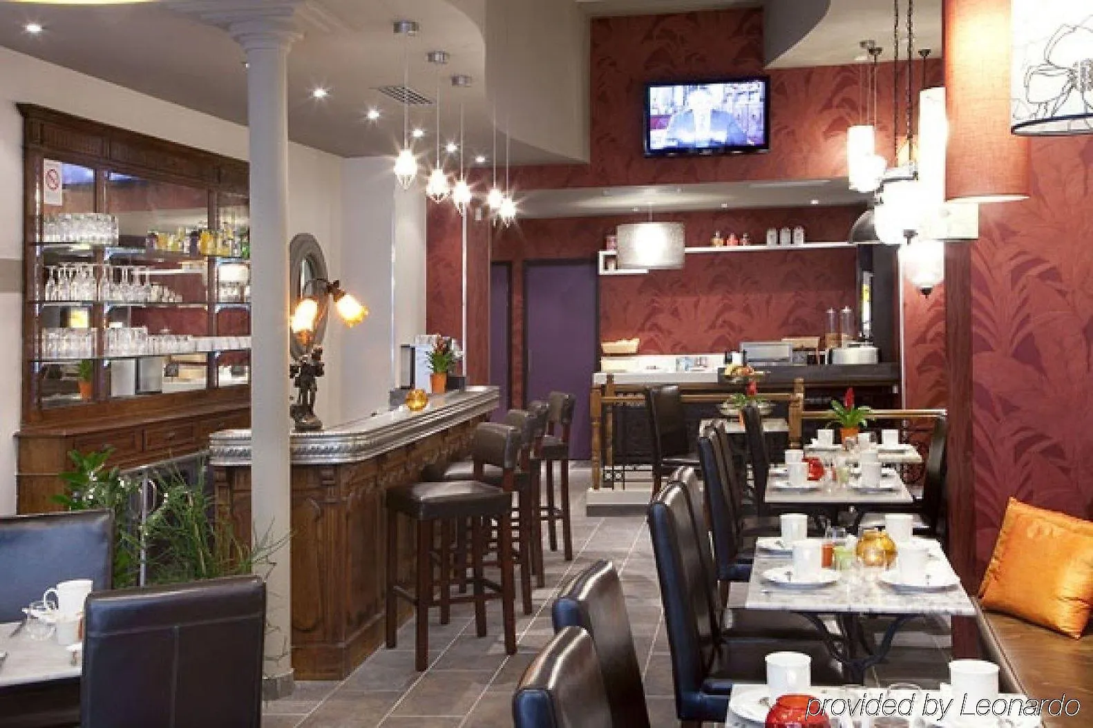 Hotel Les Théâtres Parigi 4*,