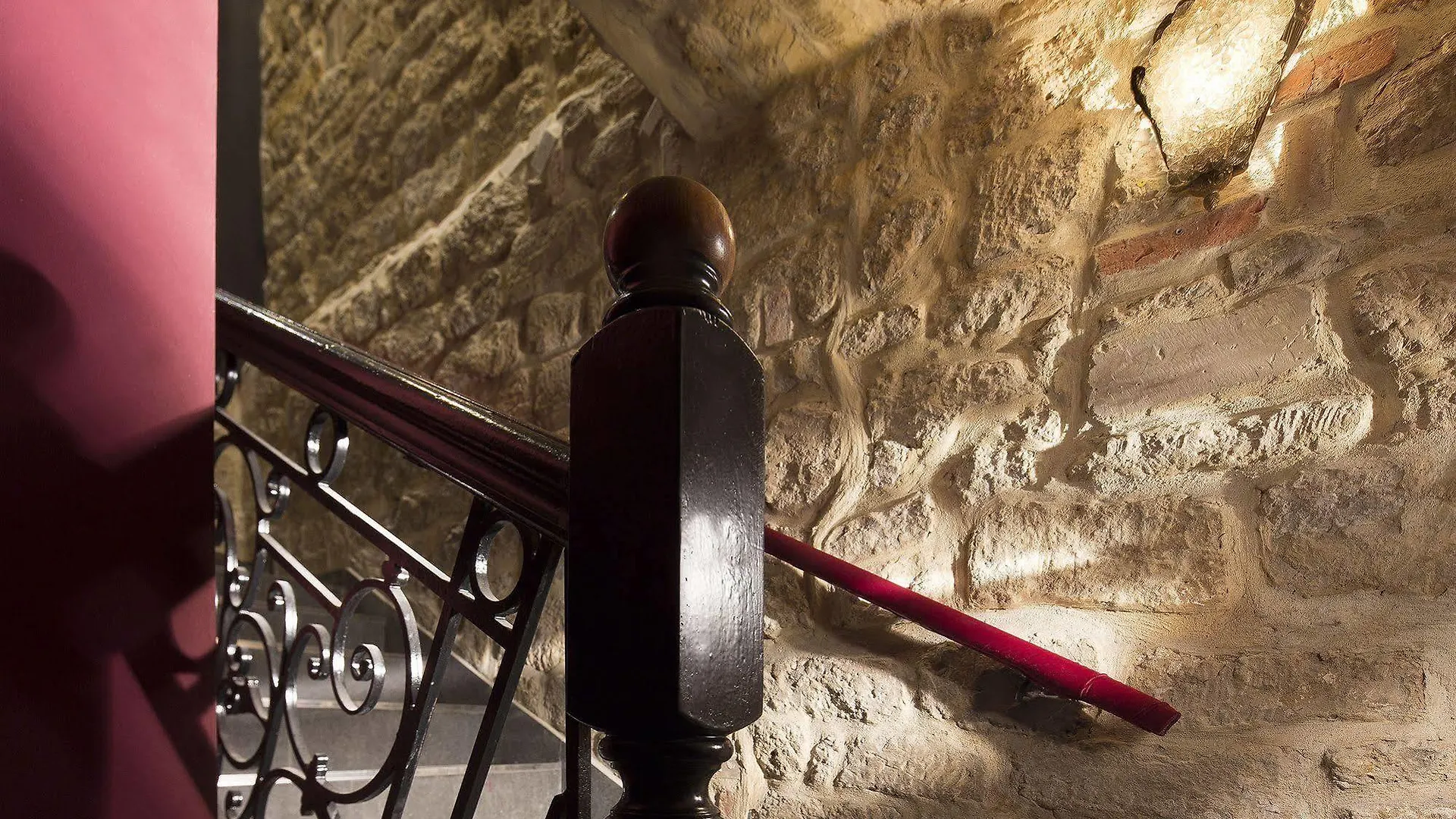 Hotel Les Théâtres Parigi